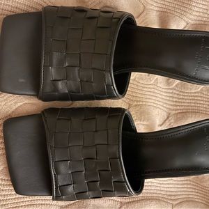 Marc Fisher size 6 black. Still has sticker but now no box